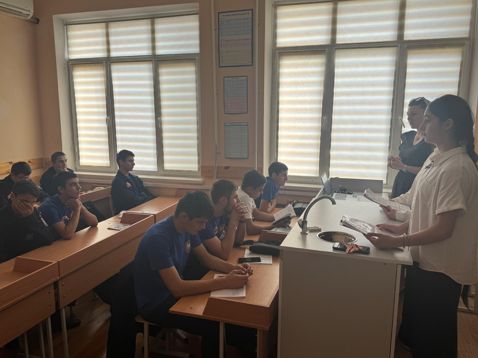 Классные часы приуроченные ко Дню солидарности в борьбе с терроризмом